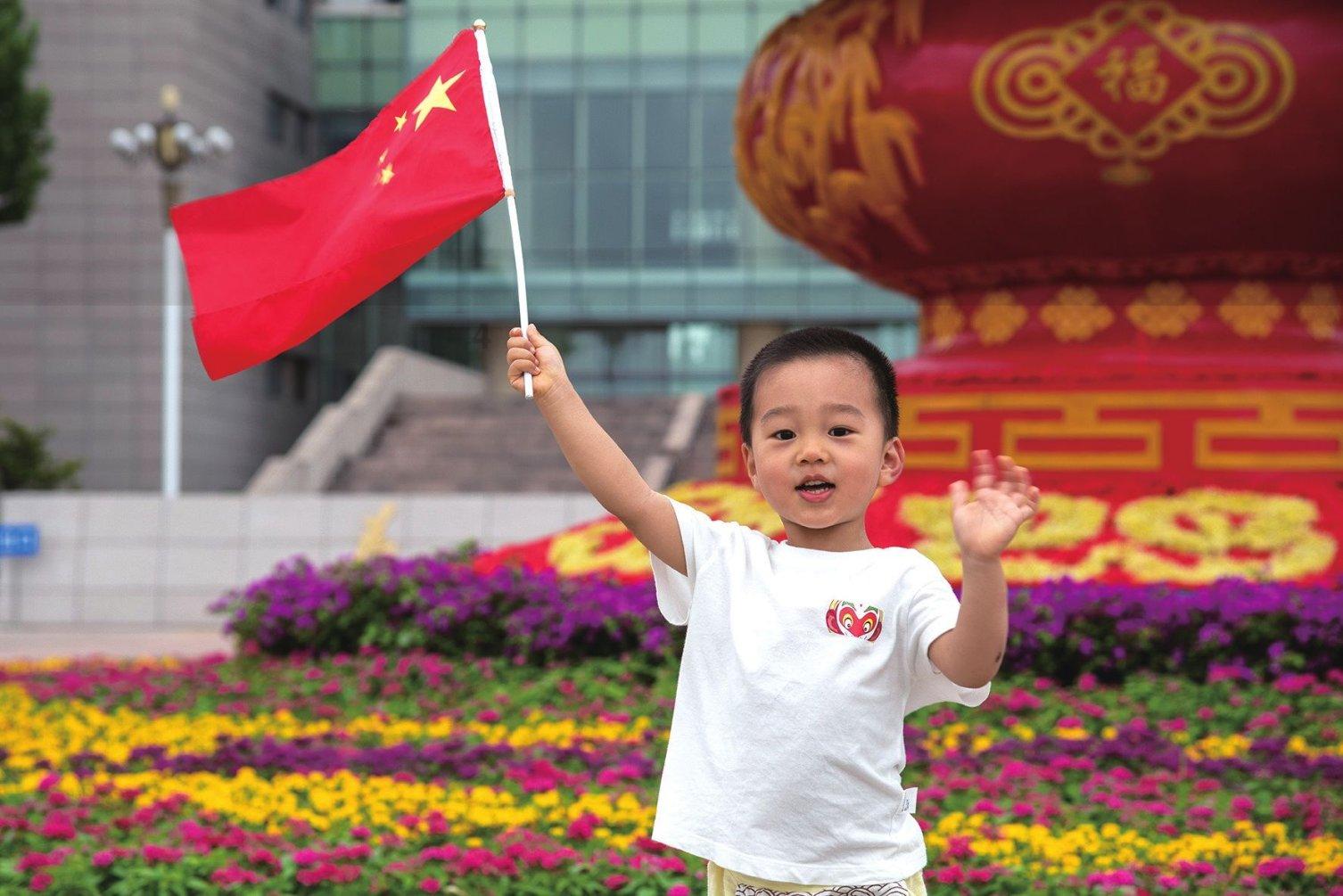 活的梭子蟹蒸熟后蟹肚白变成绿色，怎么回事？还能吃吗？